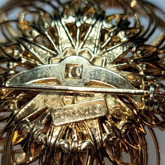 Vintage Florenza Floral Gold-Tone Brooch - Picture 7 of 11
